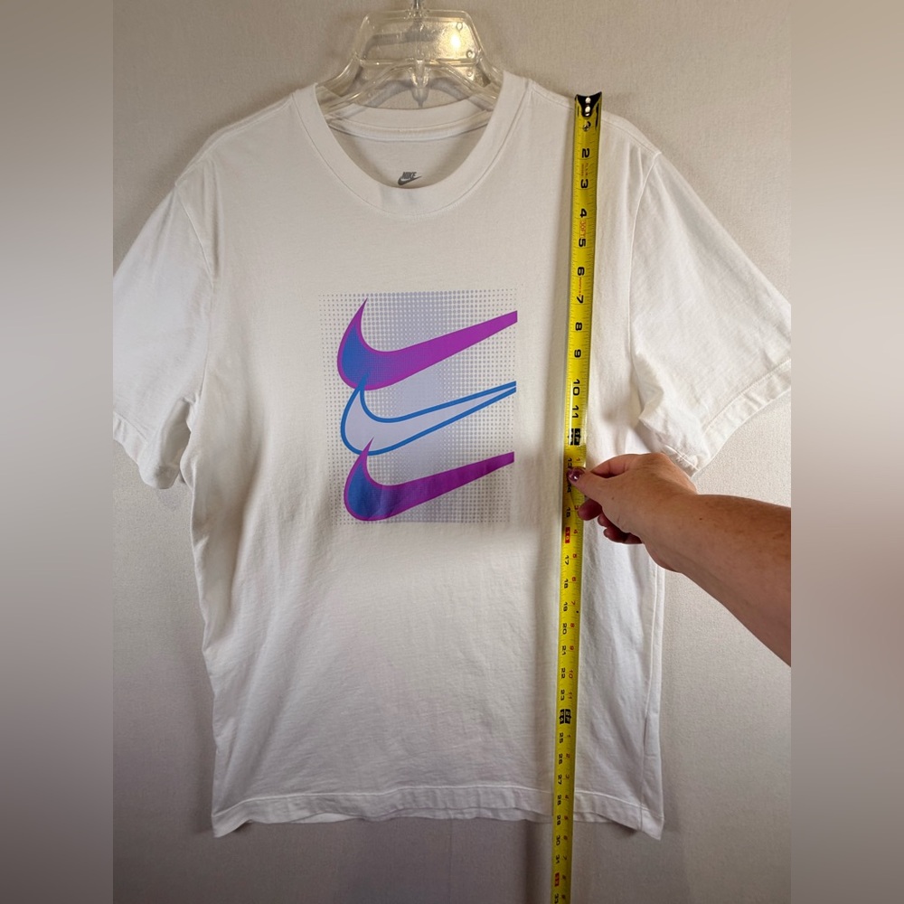 Nike The Nike Tee Swoosh Graphic T Shirt White Short Sleeve Men’s Medium - Picture 7 of 8